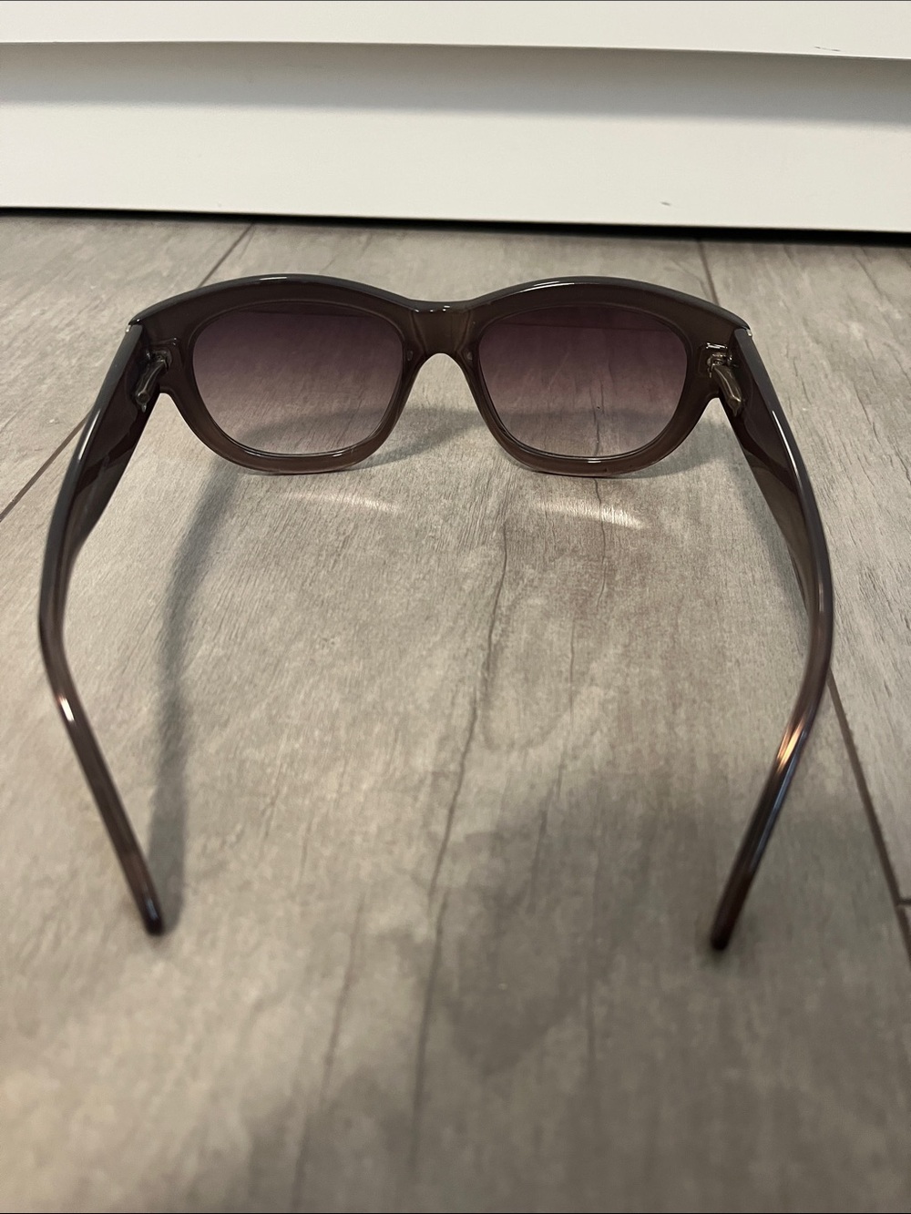 🤎HOST PICK 🤎 NWOT Stylish Taupe Sunglasses - Picture 5 of 6